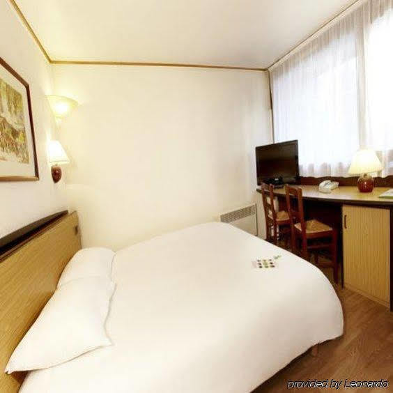 Brit Hotel Confort Morlaix Saint-Martin-des-Champs  Exterior photo